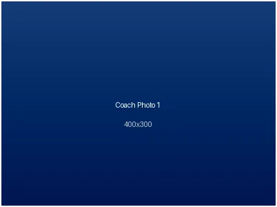 米兰体育前教练在战术板前讲解