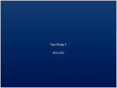 米兰体育马里奥展示他收藏的历年季票